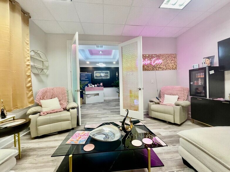 More Photos Of 12440 Emily Ct, Sugar Land Medical For Lease