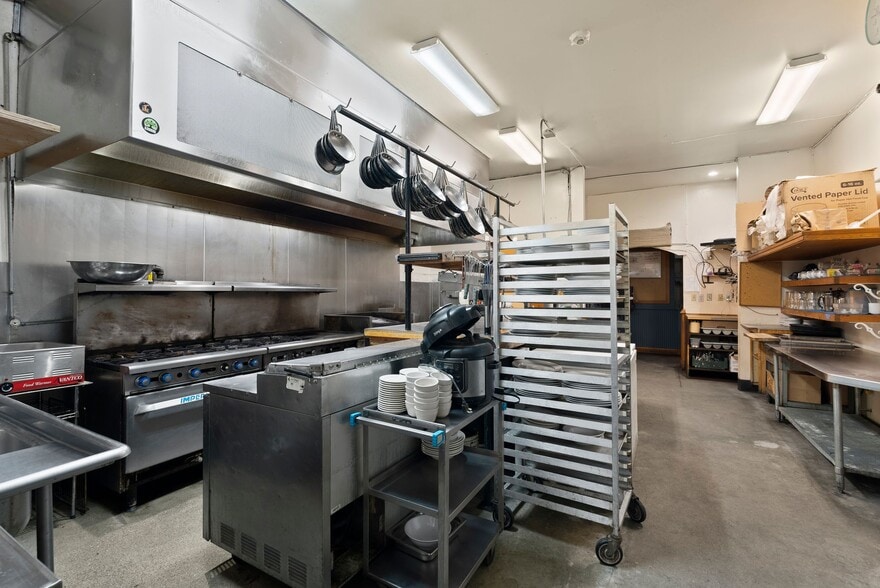 More Photos Of 102 S 1st Ave, Sandpoint Storefront Retail Office For Sale