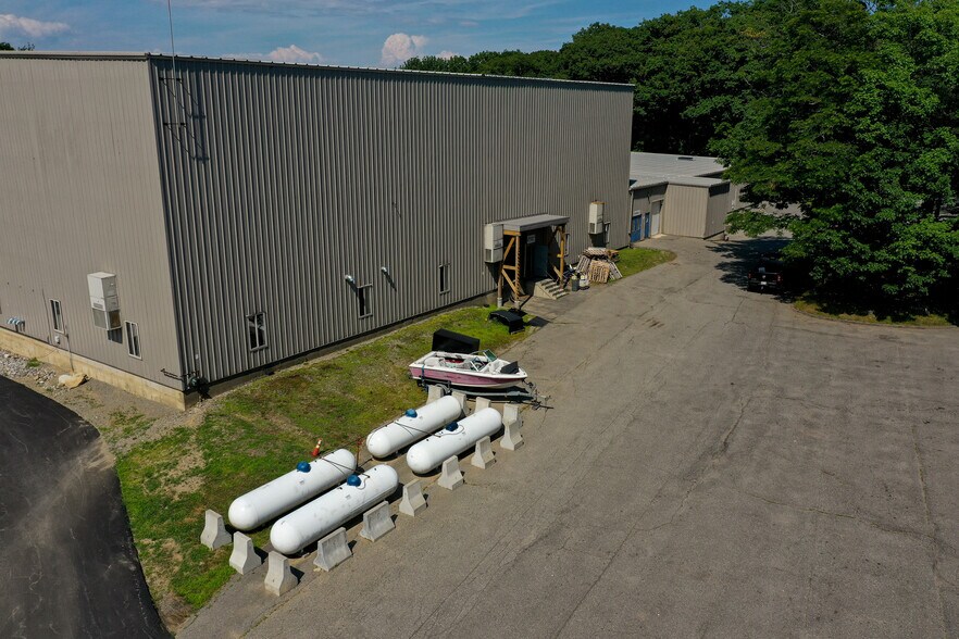 More Photos Of 248 Northport Ave, Belfast Manufacturing For Sale