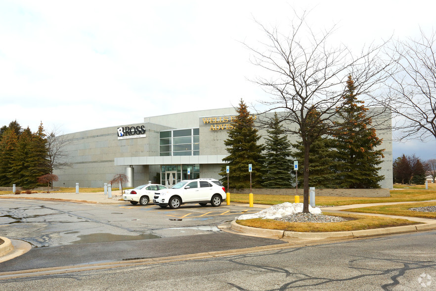 Primary Photo Of 4300 Fashion Square Blvd, Saginaw Office For Lease