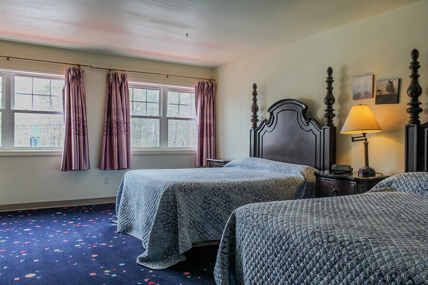 More Photos Of 185 Main St, Cornish Freestanding For Sale