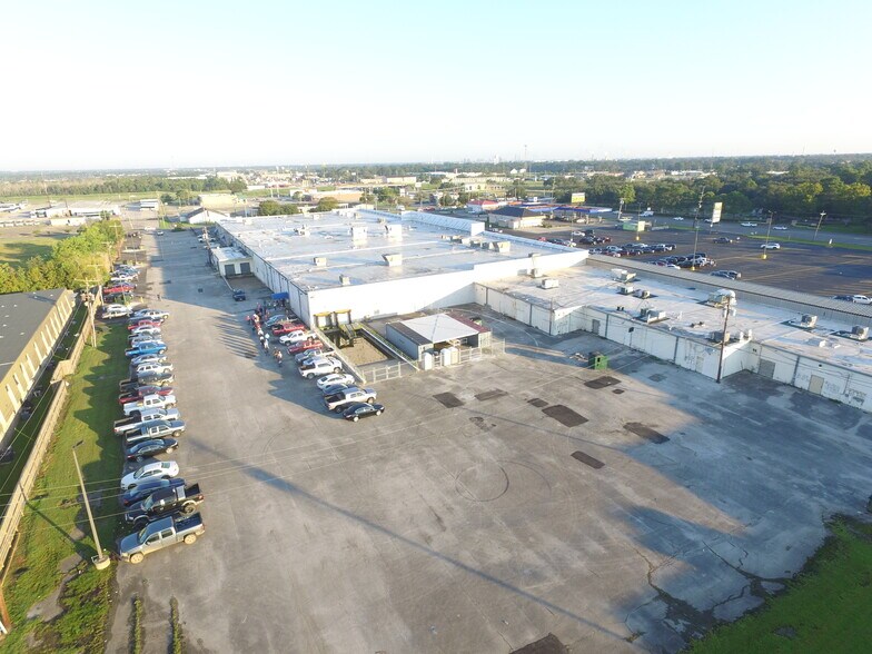 More Photos Of 3719-3931 N Twin City Hwy, Port Arthur Storefront Retail Office For Lease