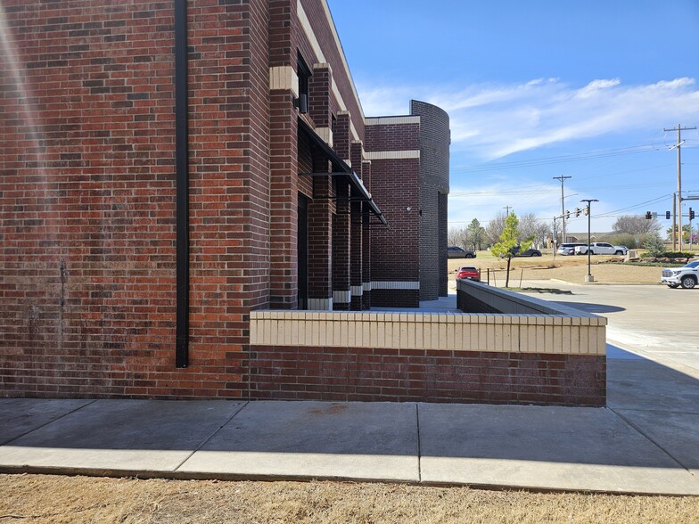 More Photos Of 3308 S Bryant Ave, Edmond Unknown For Lease