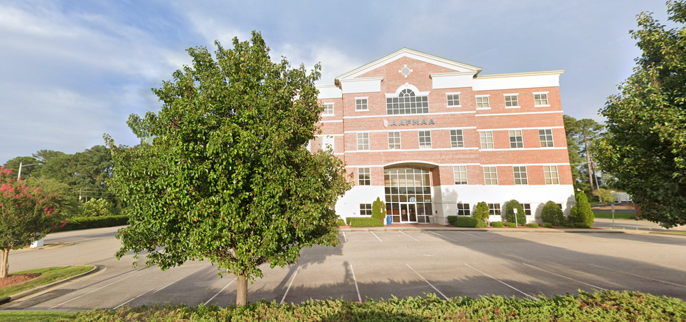 Primary Photo Of 639 Executive Pl, Fayetteville Medical For Lease