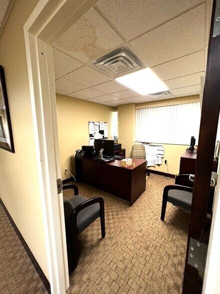 More Photos Of 225 Gordons Corner Rd, Manalapan Township Medical For Lease
