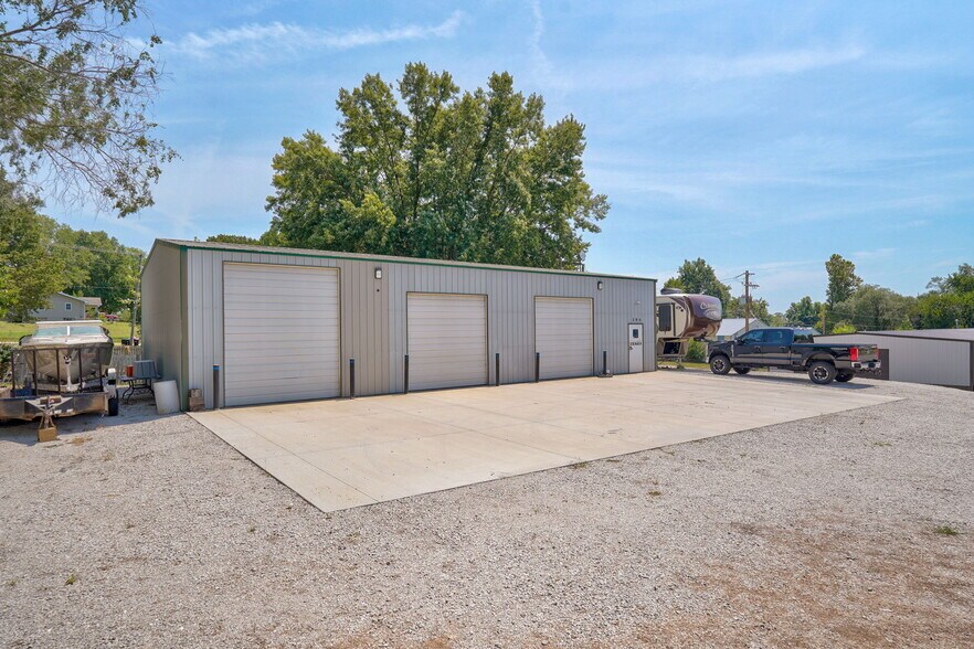 More Photos Of 306 S Washington Ave, Walnut Grove General Retail For Sale
