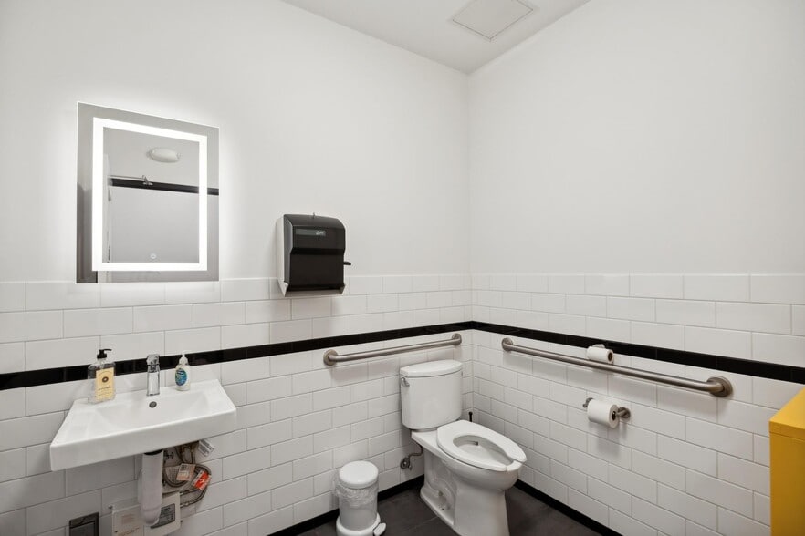 More Photos Of 1000 Calcot Pl, Oakland Warehouse For Sale