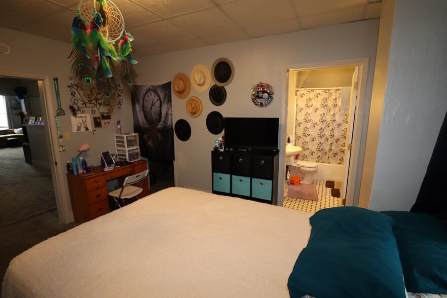 More Photos Of 404 Main St W, Ashland Office For Sale