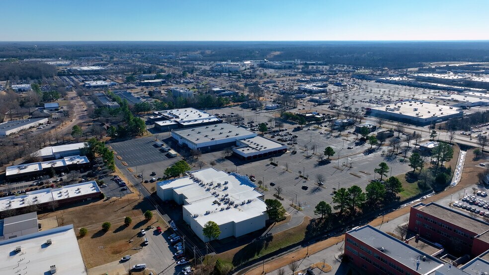 Primary Photo Of 7980 US Highway 64, Bartlett General Retail For Sale