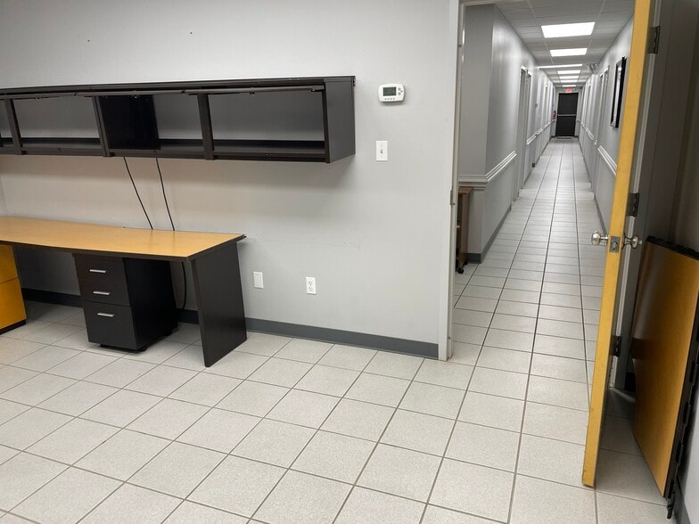 More Photos Of 21294 Johnson Rd, Long Beach Warehouse For Lease