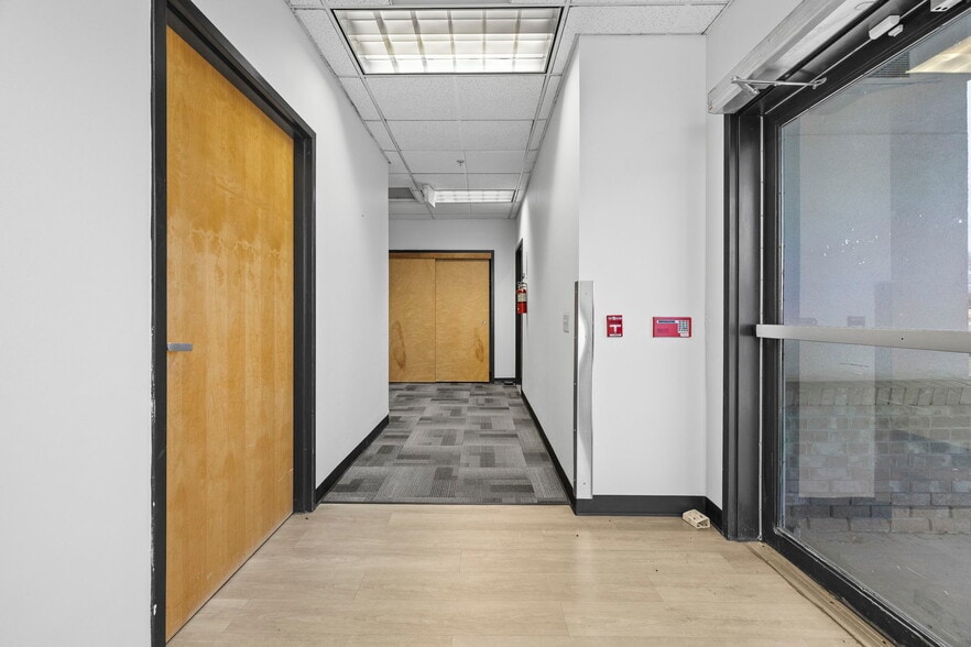 More Photos Of 4240 S Lees Summit Rd, Independence Office For Lease