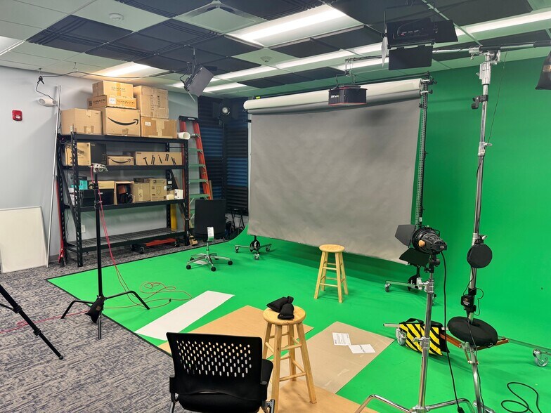 More Photos Of 715 Congaree Rd, Greenville Office For Sale