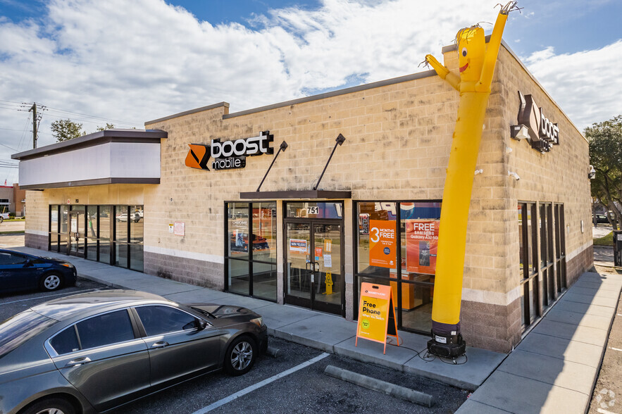 Primary Photo Of 751-753 E Fowler Ave, Tampa Convenience Store For Lease