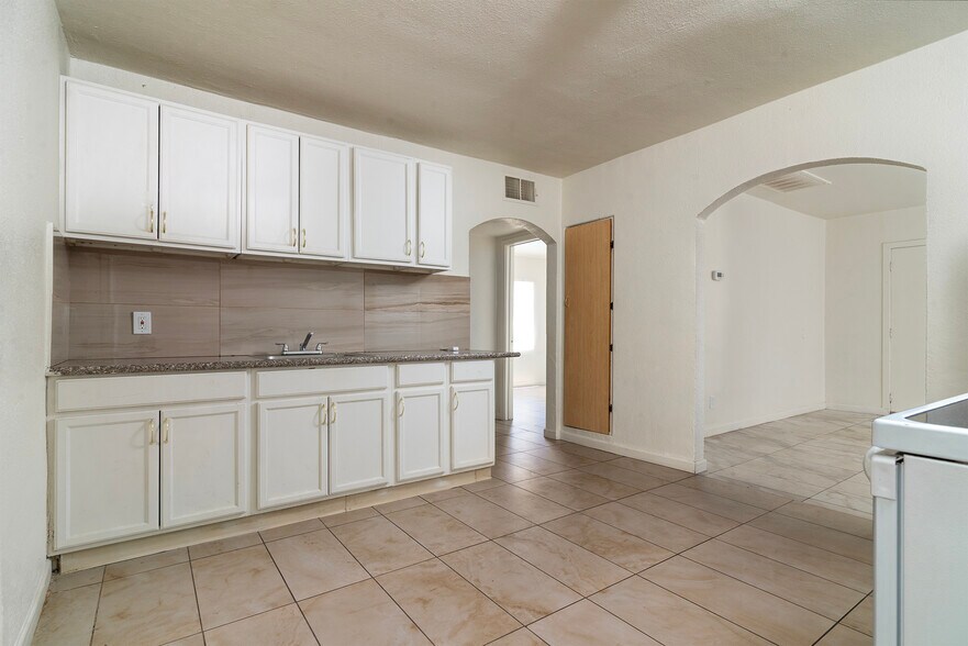 More Photos Of 525 N 32nd St, Phoenix Apartments For Sale