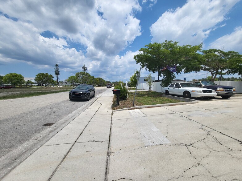 More Photos Of 227 SW 3rd Ave, Cape Coral Warehouse For Sale