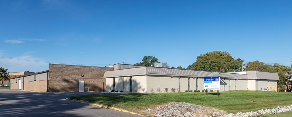 Primary Photo Of 2266 Distributors Dr, Indianapolis Manufacturing For Lease