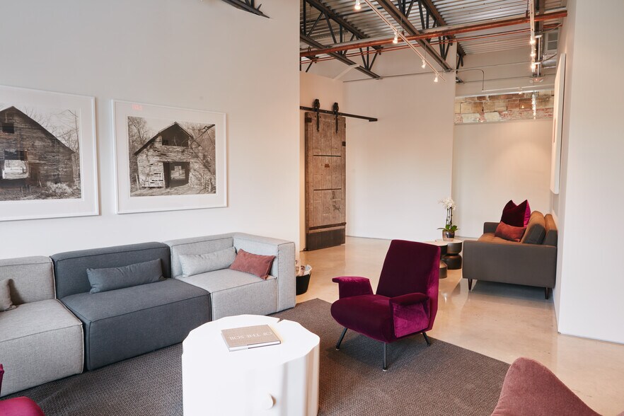 More Photos Of 104 W 12th St, Houston Loft Creative Space For Lease