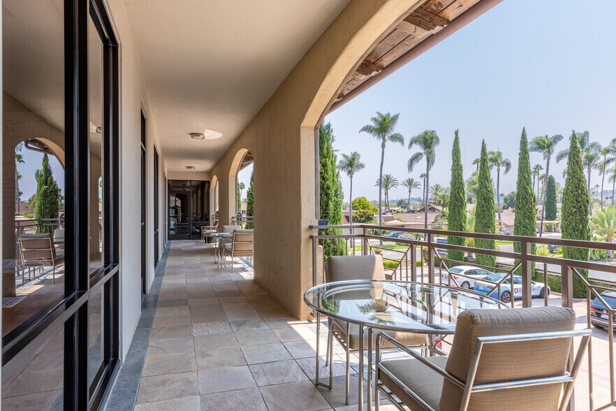 More Photos Of 5505 Cancha De Golf, Rancho Santa Fe Office For Lease