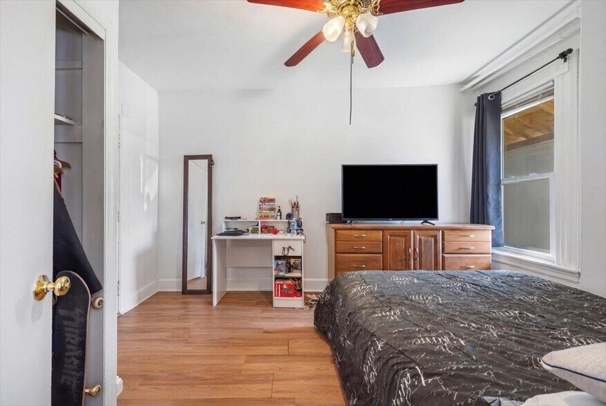 More Photos Of 49 LAKE St, West Harrison Restaurant For Sale