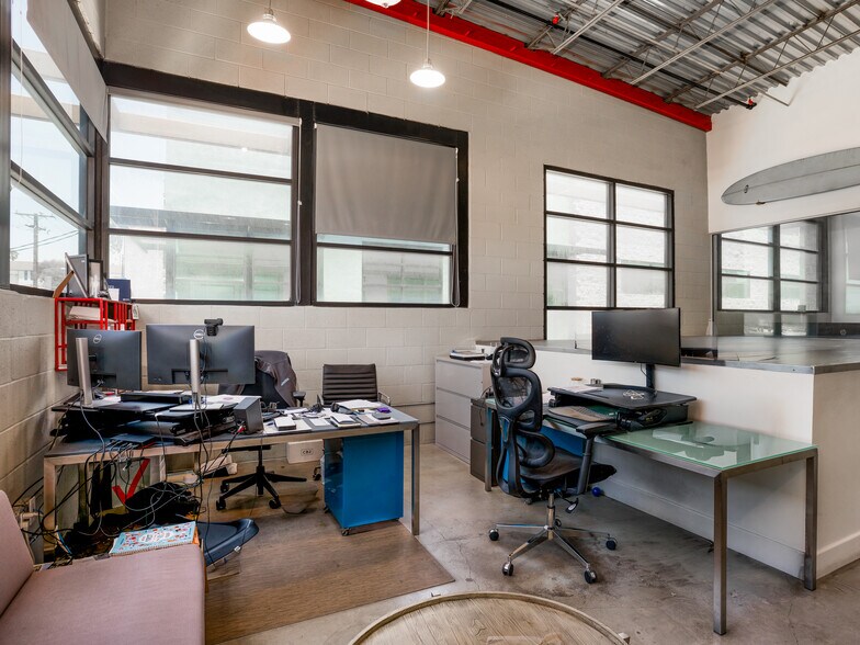 More Photos Of 134 Lomita St, El Segundo Office For Sale