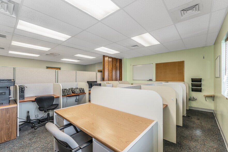More Photos Of 320 S Main St, Phillipsburg Medical For Lease
