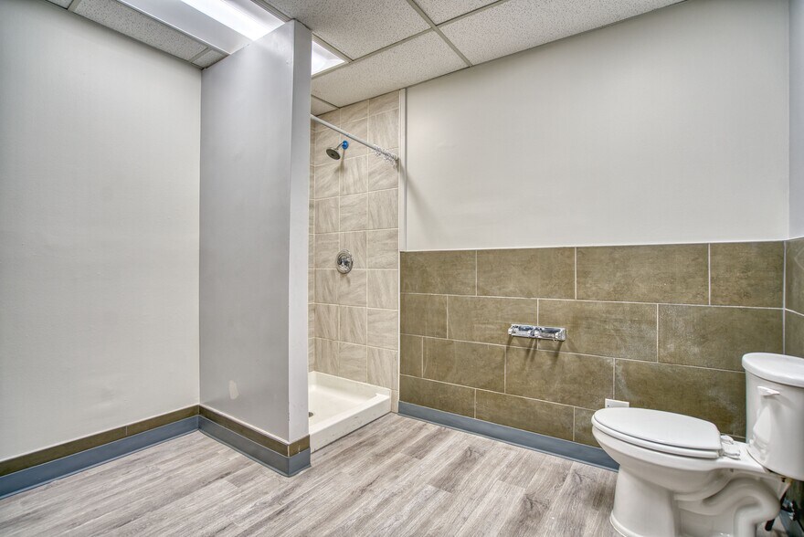More Photos Of 2590 W 2nd Ave, Denver Flex For Lease