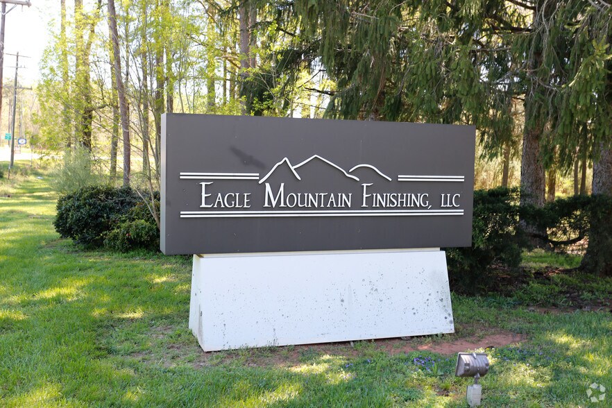 More Photos Of 651 Eagle Rd, Belmont Warehouse For Lease