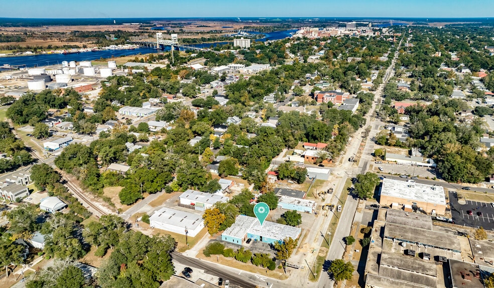 More Photos Of 1316 S 5th Ave, Wilmington Service For Sale