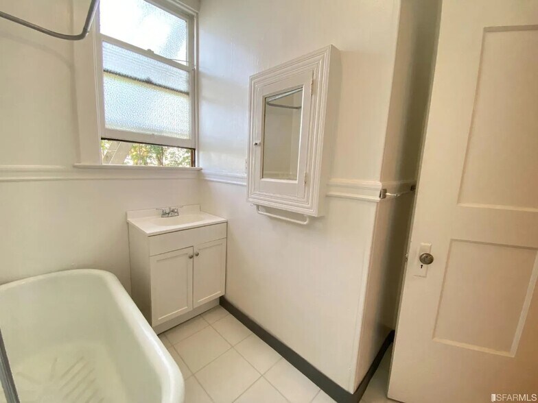 More Photos Of 1650 Clay St, San Francisco Apartments For Sale