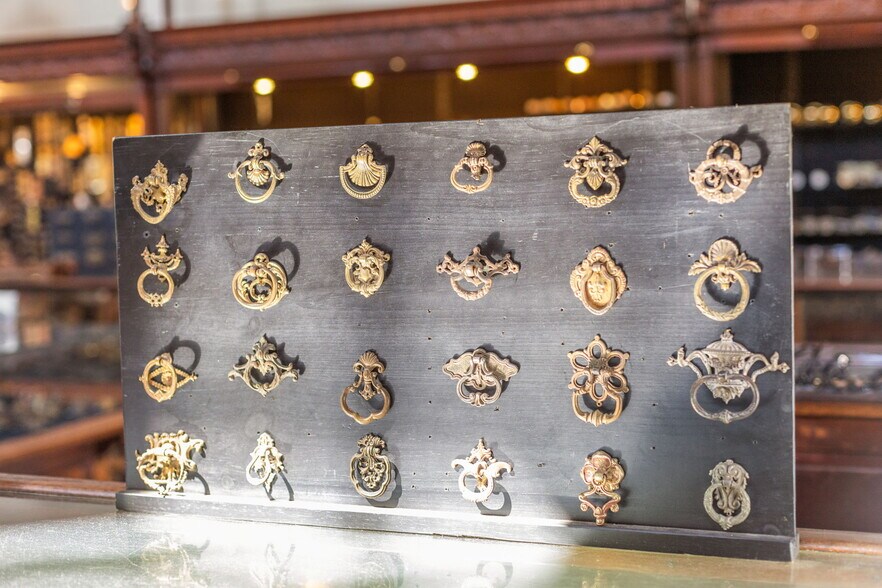 More Photos Of 1901 W Alabama St, Houston Freestanding For Sale