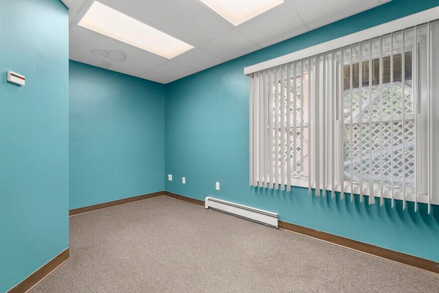 More Photos Of 256 Seaside Ave, Milford Medical For Lease