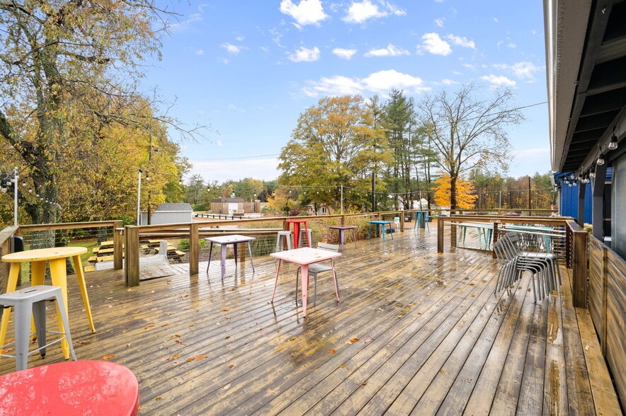 More Photos Of 17 S Main St, Brooklyn Freestanding For Sale