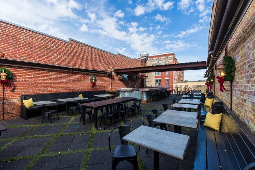 More Photos Of 132 N Patterson St, Valdosta Restaurant For Sale