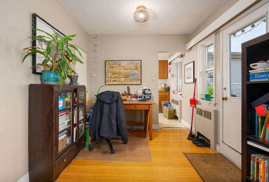 More Photos Of 2250 York Ave, Vancouver Apartments For Sale