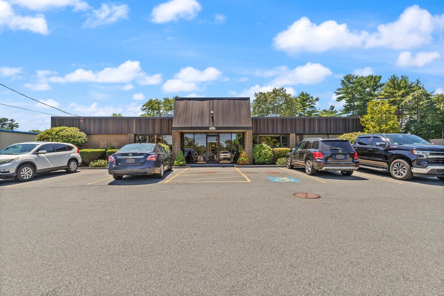 More Photos Of 191 S Main St, Middleton Office For Lease