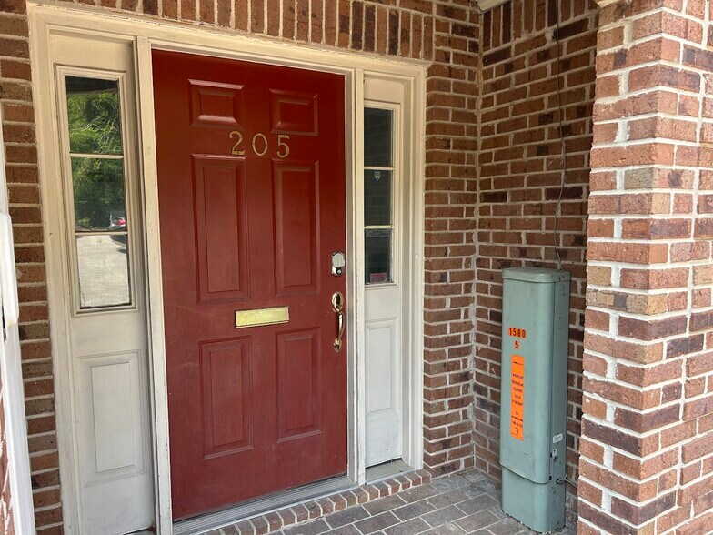 More Photos Of 1580 Sparkman Dr, Huntsville Office For Sale