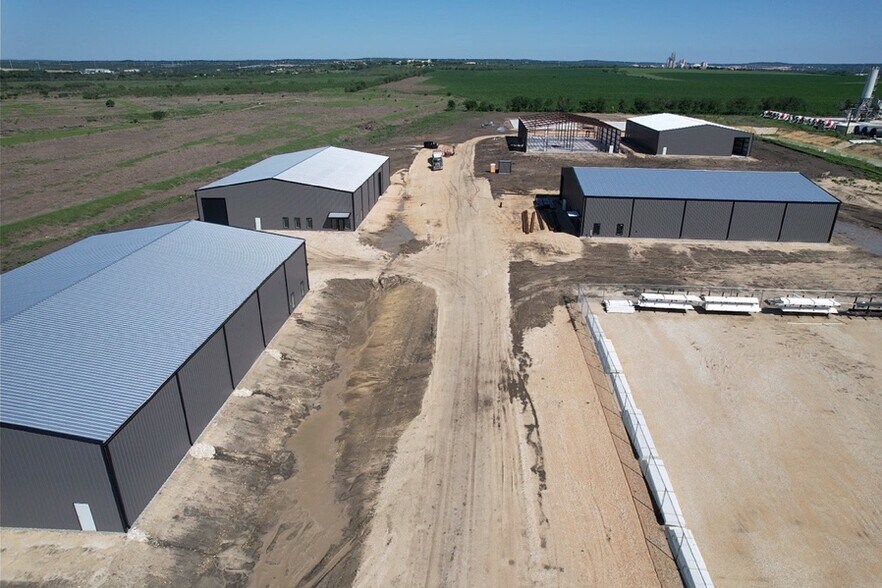 More Photos Of 729 Soechting ln, New Braunfels Warehouse For Sale