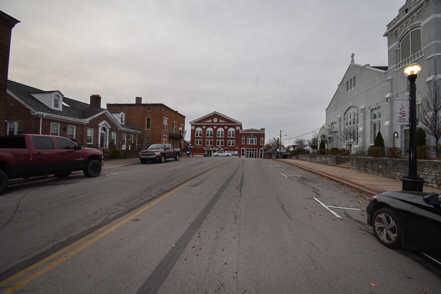 More Photos Of 321 S Main St, Harrodsburg Apartments For Sale