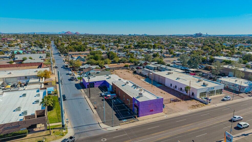 More Photos Of 2533 N 16th St, Phoenix Showroom For Sale