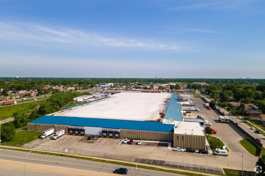 More Photos Of 8424 W 47th St, Lyons Refrigeration Cold Storage For Lease