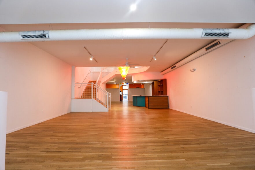 More Photos Of 328 Wall St, Kingston Storefront Retail Office For Lease