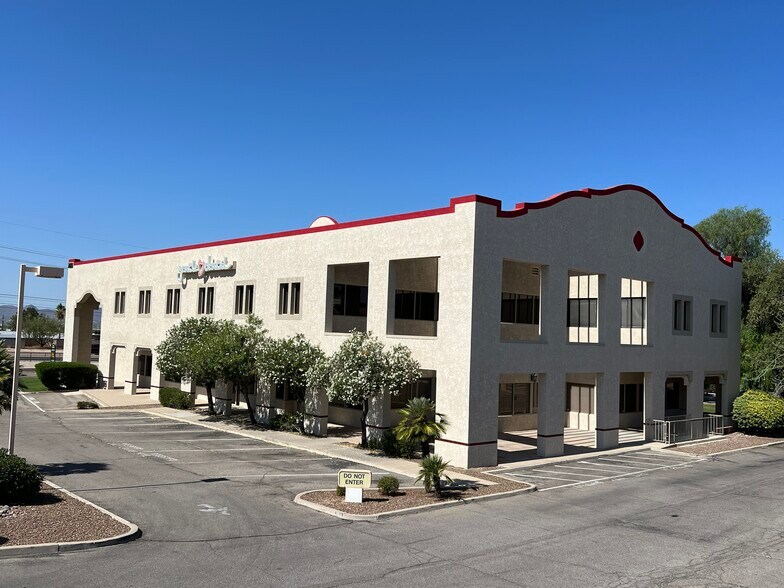 More Photos Of 7225 N Mona Lisa Rd, Tucson Medical For Lease