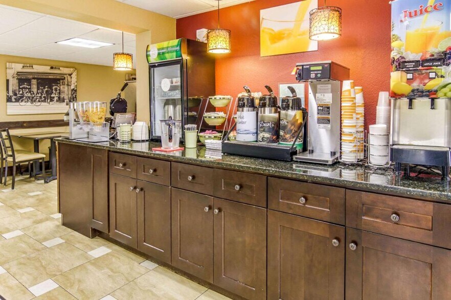 More Photos Of 1595 E Park Place Blvd, Stone Mountain Hotel For Sale