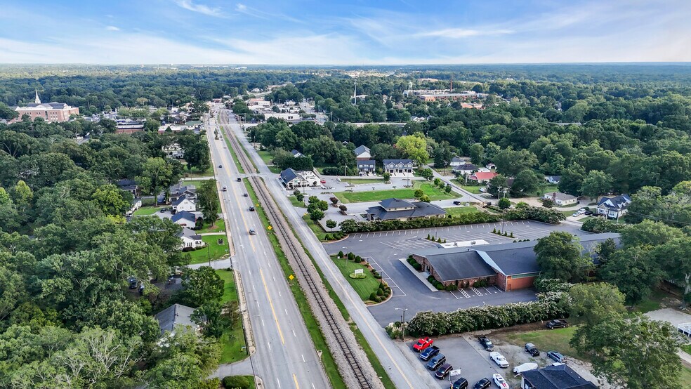 More Photos Of 313 N Main St, Simpsonville Freestanding For Sale