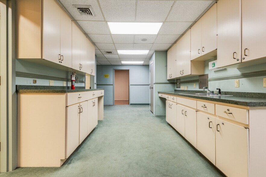 More Photos Of 1405 Braden St, Jacksonville Medical For Sale