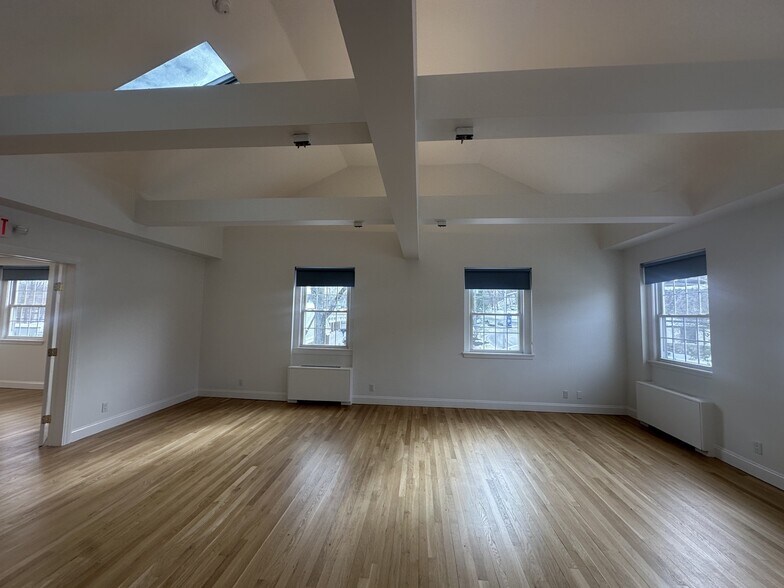 More Photos Of 254-256 Katonah Ave, Katonah Bank For Lease