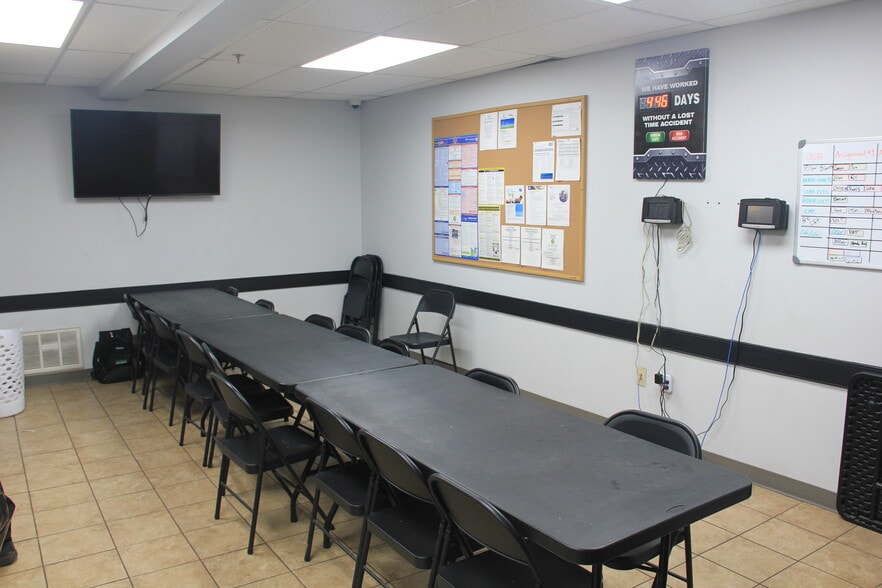 More Photos Of 5890 I 10 Industrial Pkwy W, Theodore Manufacturing For Sale