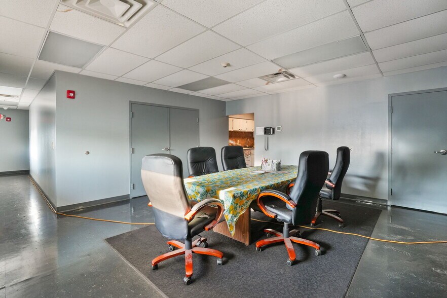 More Photos Of 1711 Woodland Ave, Columbus Warehouse For Sale