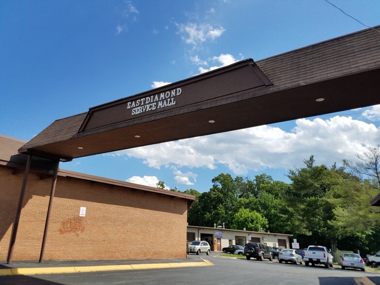 More Photos Of 433-435 E Diamond Ave, Gaithersburg Warehouse For Lease