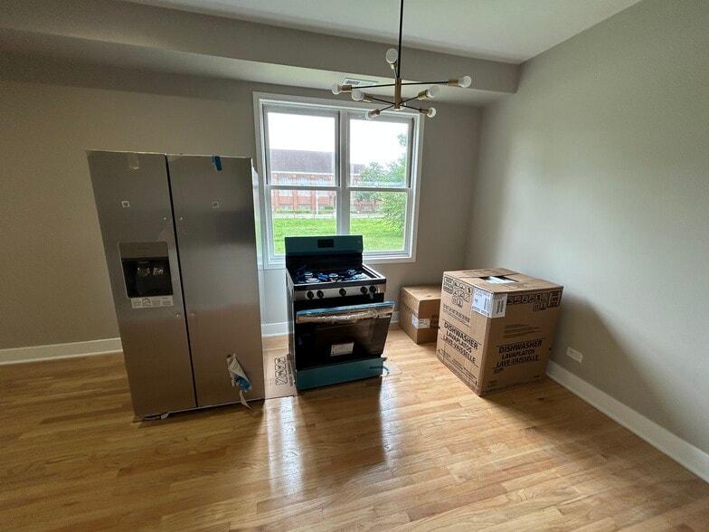 More Photos Of 5644 S Prairie Ave, Chicago Apartments For Sale